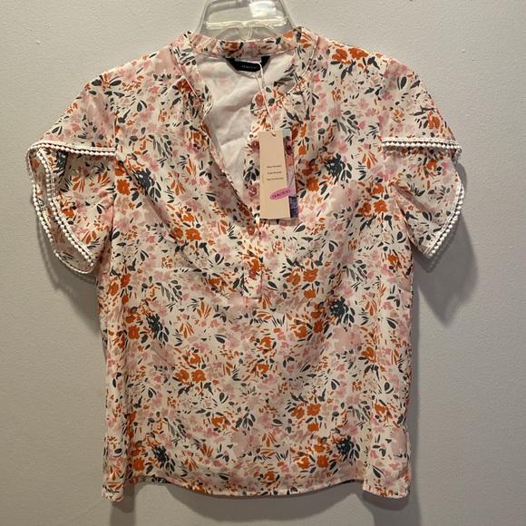 Floral Blouse NWT Medium - Picture 3 of 4